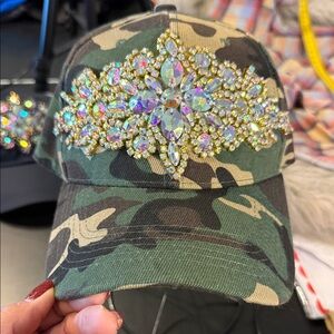 BOUGIE TRUCKER Embellished Camouflage Cap